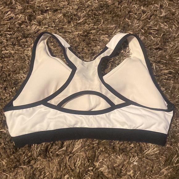 Shock Absorber Sports Bra - Picture 2 of 3